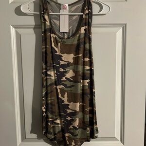 NWT Camo Criss Cross Back Tank ⭐️